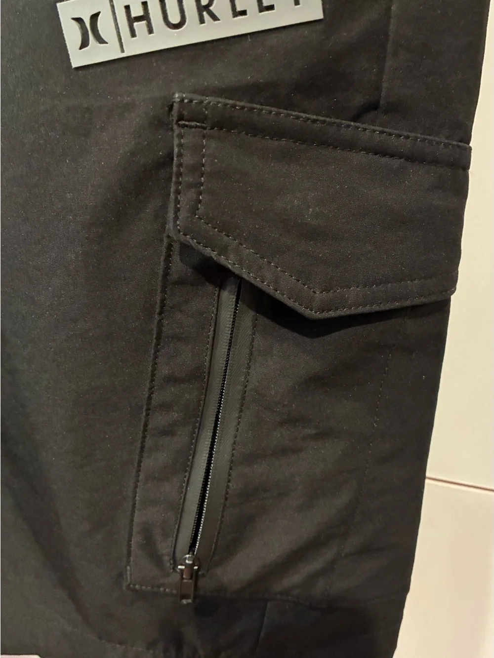 Hurley Men's Black Cargo Utility Shorts Elastic Waist Size Medium